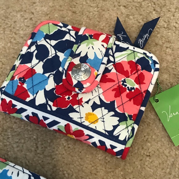 Vera Bradley Wallet - Picture 1 of 3